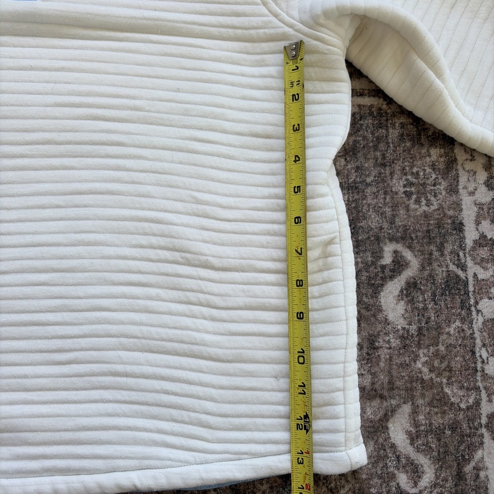 Vineyard Vines Women's Cream Quilted Pullover with Light Blue Trim - Picture 5 of 7